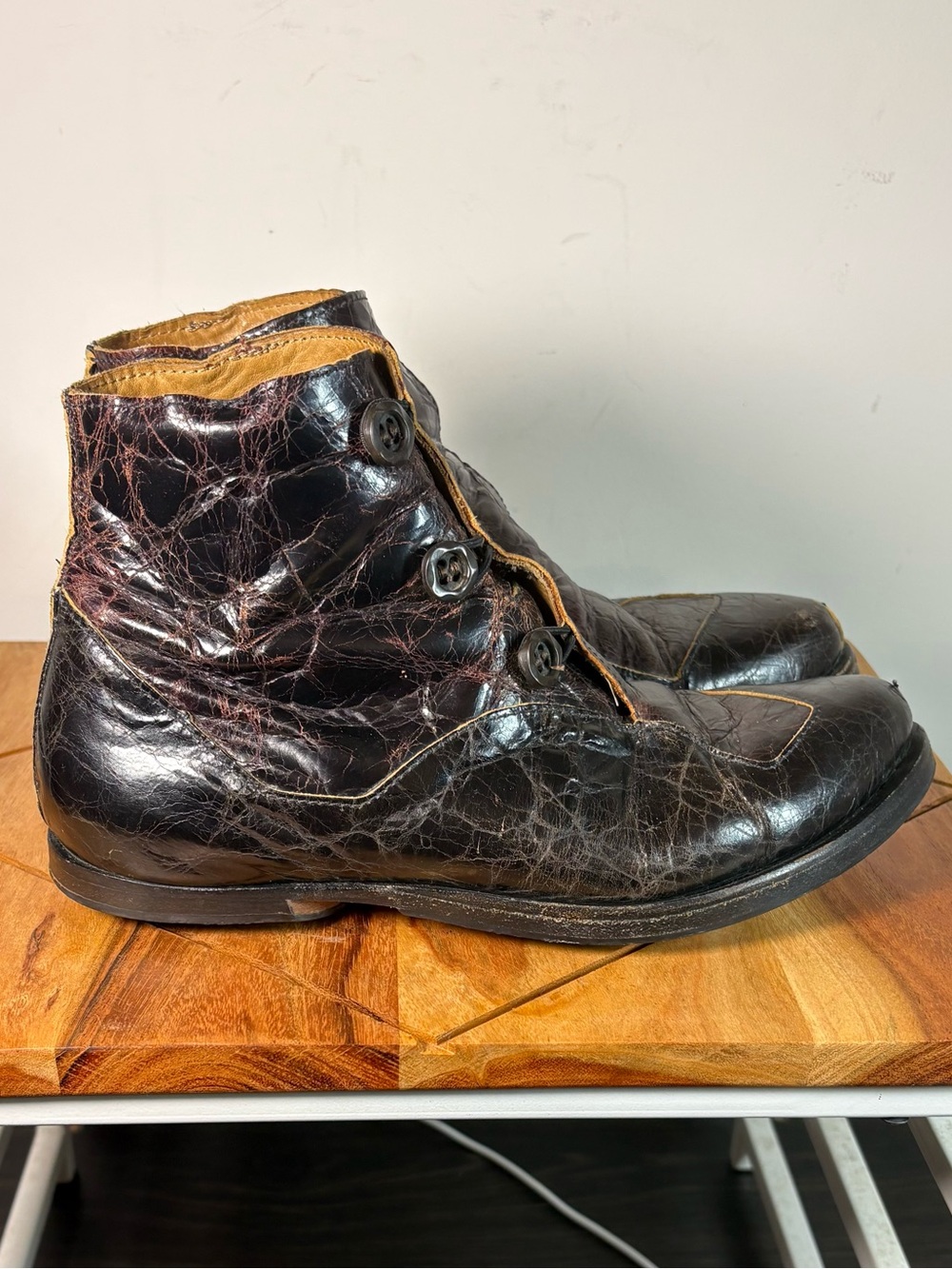 Cydwoq Button-Closure Leather Ankle Boots - Dark Brown